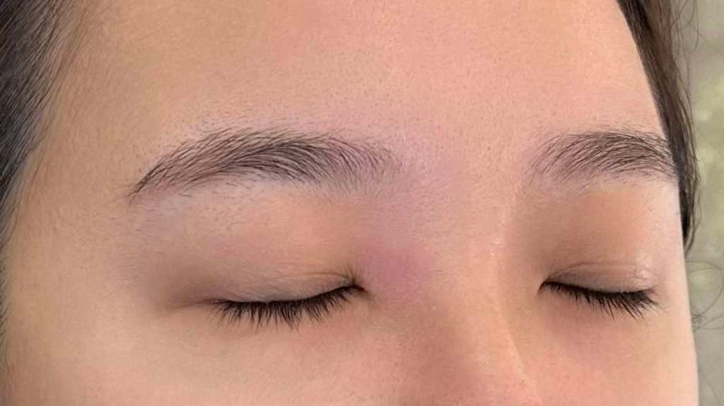 三至五年前舊眉底色乾淨,可直接補色示意圖